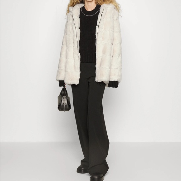 DKNY
FAUX FUR JACKET WITH WAIST AND HOOD - Winter jacket XS - Picture 6 of 13